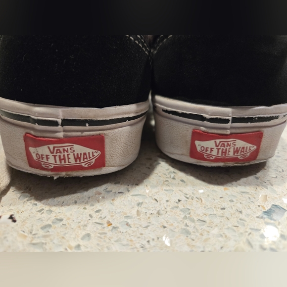 Vans Youth Black and White High-Top Sneakers, size 4.5 - Picture 2 of 8